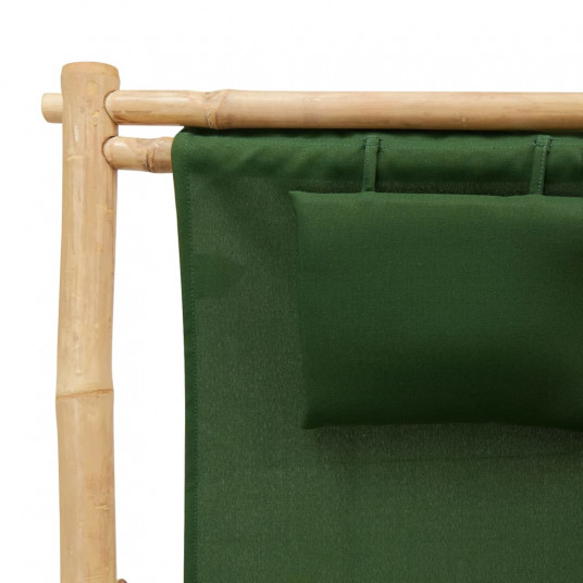 Pludmales krēsls, bambuss un zaļš audekls