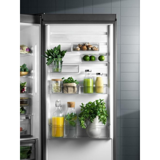 Ledusskapis Electrolux LNT8MC36X2