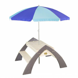 Koka piknika galds ar lietussargu