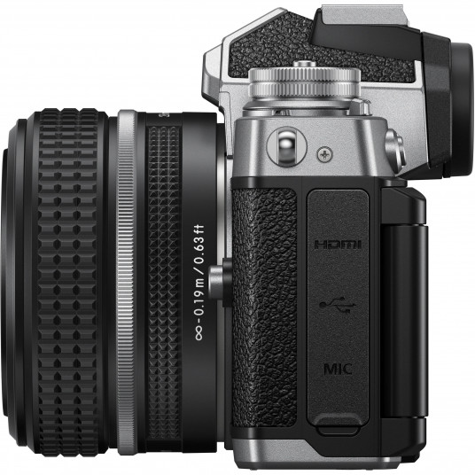 Nikon Z fc + NIKKOR Z 28mm f/2.8 (SE)