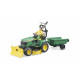 BRUDER John Deere Zāles traktors ar piekabi un dārznieku, 62104