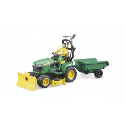 BRUDER John Deere Zāles traktors ar piekabi un dārznieku, 62104