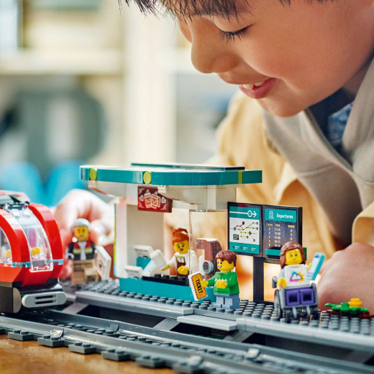 LEGO® 60423 City PILSĒTAS TRAMVAJS UN STACIJA