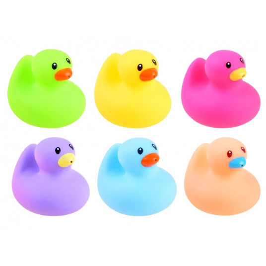 Colorful rubber ducklings. Fun in the bath ZA3351