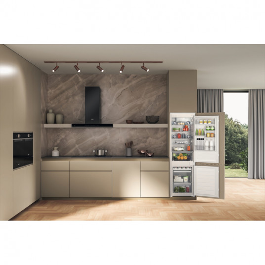 Ledusskapis Whirlpool WHC18D011C1 SF