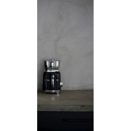 Piena putotājs Smeg MFF01BLEU, melns