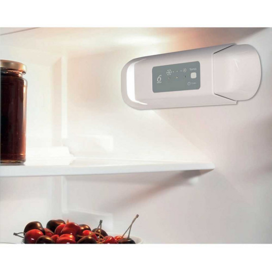 Iebūvēts ledusskapis Whirlpool WBUF011