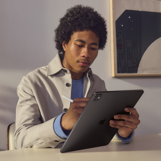 Apple iPad Pro 5G Apple M TD-LTE un FDD-LTE 256 GB 33 cm (13") 8 GB Wi-Fi 6E (802.11ax) iPadOS 17 Melns