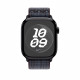 Apple Watch 46 mm musta/sininen Nike Sport Loop -ranneke (MYJD3)